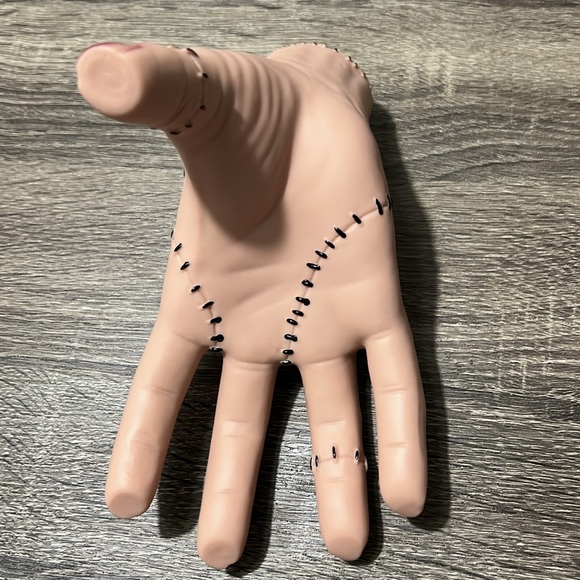 Wednesday Addams hand Thing cosplay. - Picture 4 of 4